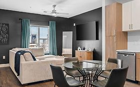 The Hollywood Suite The Gulch